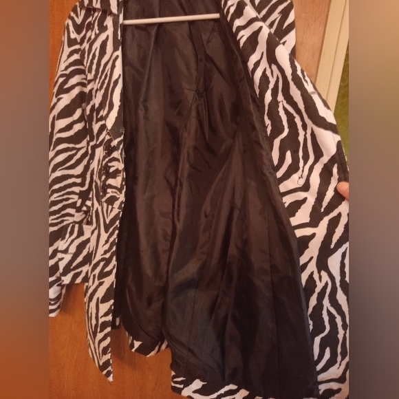 Zebra print jacket - Picture 3 of 6